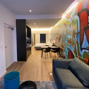 Blackhome I Contactless Check-in 4*, Graz Austria